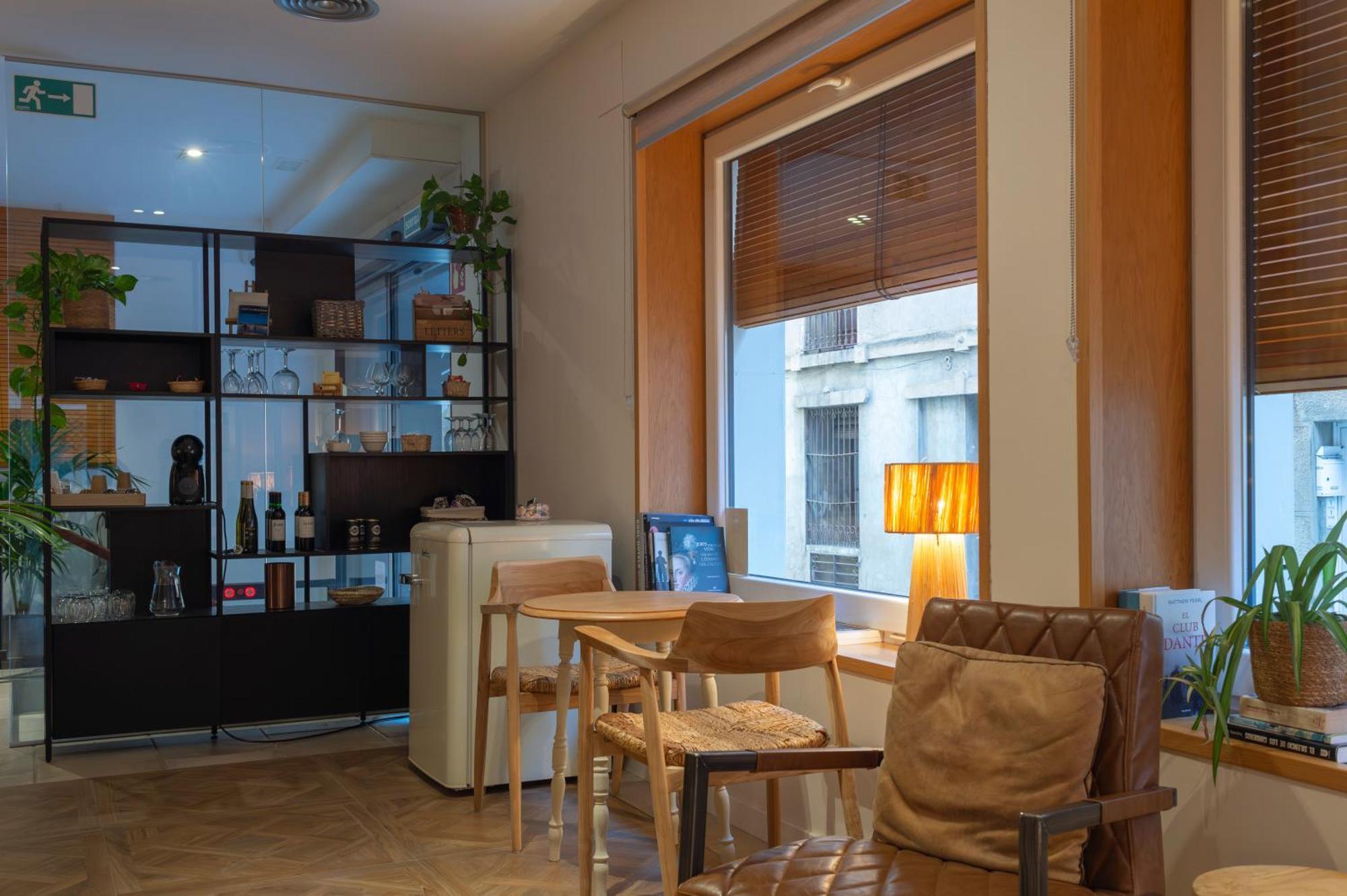 Hotel OMA Sant Feliu de Guíxols Buitenkant foto